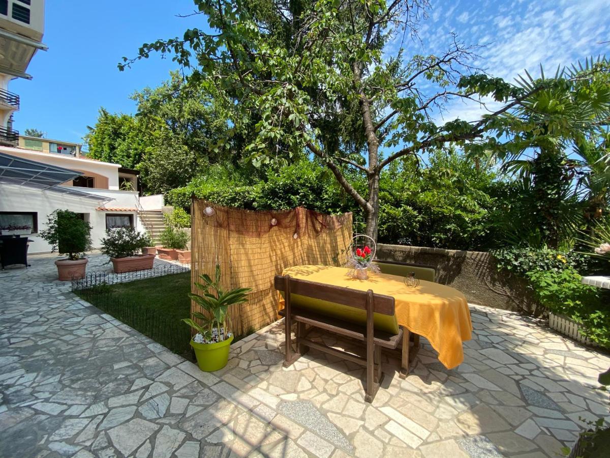 Guesthouse Villa Stanger Ловран Экстерьер фото